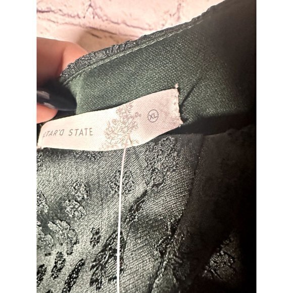 ALTR'D STATE LADIES DARK GREEN BALLOON SLEEVE TUNIC SZ (XL) NEW WITH TAGS - Picture 3 of 6